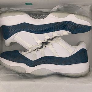 Air Jordan 11 Low Navy Snakeskin (used)